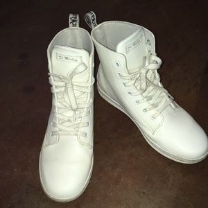 Women’s size 8 Dr Martens